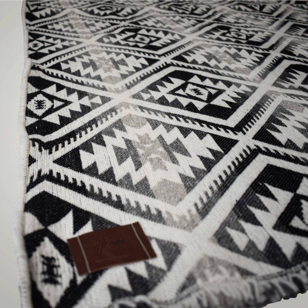 Wool Blankets - Hatsu Black